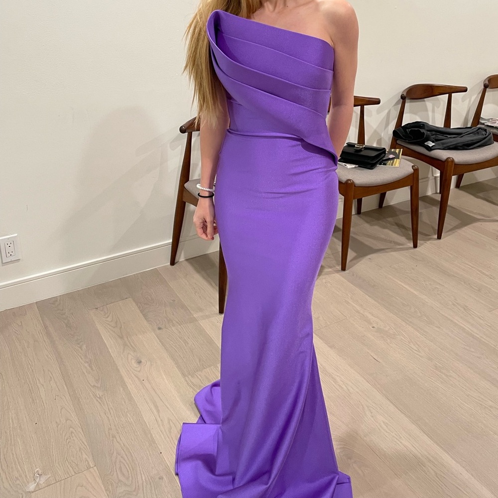Elegant Purple One-Shoulder Maxi Dress